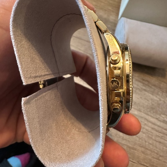 Gently Used-Michael Kors Women Watch - Picture 5 of 8